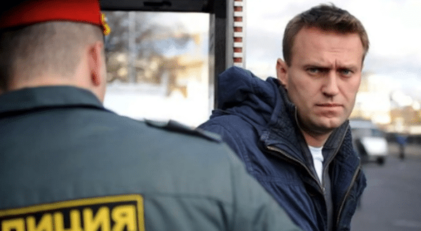 | Alexei Navalny under arrest | MR Online